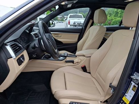 Used 2018 BMW 330i xDrive Sedan w/ Premium Package AWD/4WD image 12