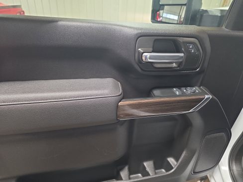 Used 2025 Chevrolet Silverado 3500 LT image 10