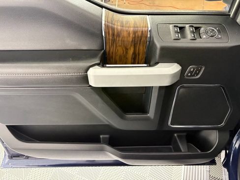 Used 2019 Ford F150 Lariat w/ Equipment Group 502A Luxury AWD/4WD image 14
