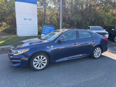 Used 2018 Kia Optima EX image 5
