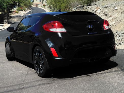 Used 2016 Hyundai Veloster w/ Option Group 02 image 3
