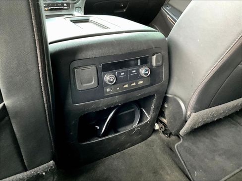 Used 2018 Chevrolet Suburban LT AWD/4WD image 10