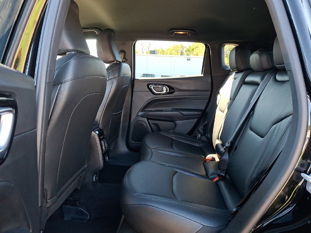 Certified 2026 Jeep Compass Limited AWD/4WD image 10