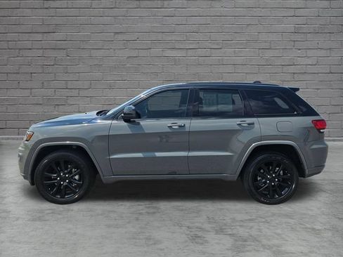 Used 2021 Jeep Grand Cherokee Laredo X AWD/4WD image 2