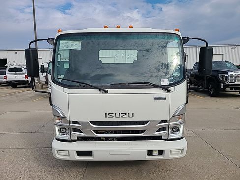New 2024 Isuzu NPR RWD image 5