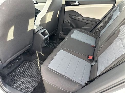 Certified 2025 Volkswagen Taos S image 36