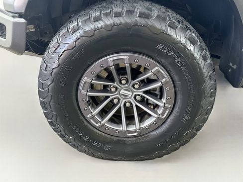 Used 2019 Ford F150 Raptor w/ Equipment Group 802A Luxury AWD/4WD image 38