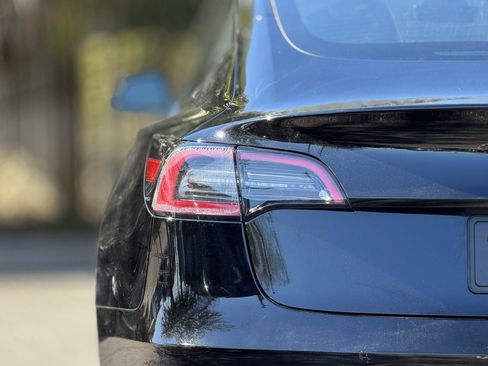 Used 2023 Tesla Model 3 Standard Range image 15