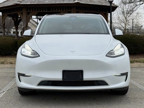Used 2023 Tesla Model Y Long Range image 2