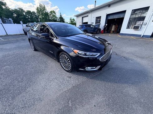 Used 2018 Ford Fusion Titanium FWD image 19