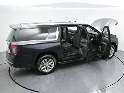 Used 2024 Chevrolet Suburban Premier image 39