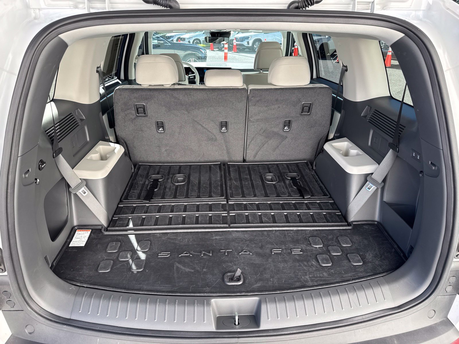 Used 2025 Hyundai Santa Fe SE FWD image 11