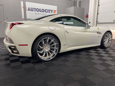 Used 2012 Ferrari California RWD image 11