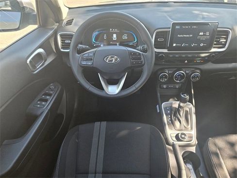 New 2025 Hyundai Venue SEL image 9