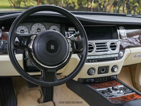 Used 2011 Rolls-Royce Ghost RWD image 71