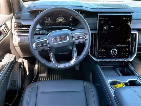 Used 2024 GMC Acadia Elevation w/ Luxury Package image 8