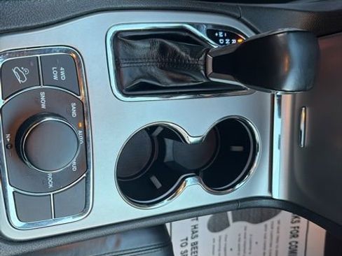 Used 2021 Jeep Grand Cherokee Limited image 29