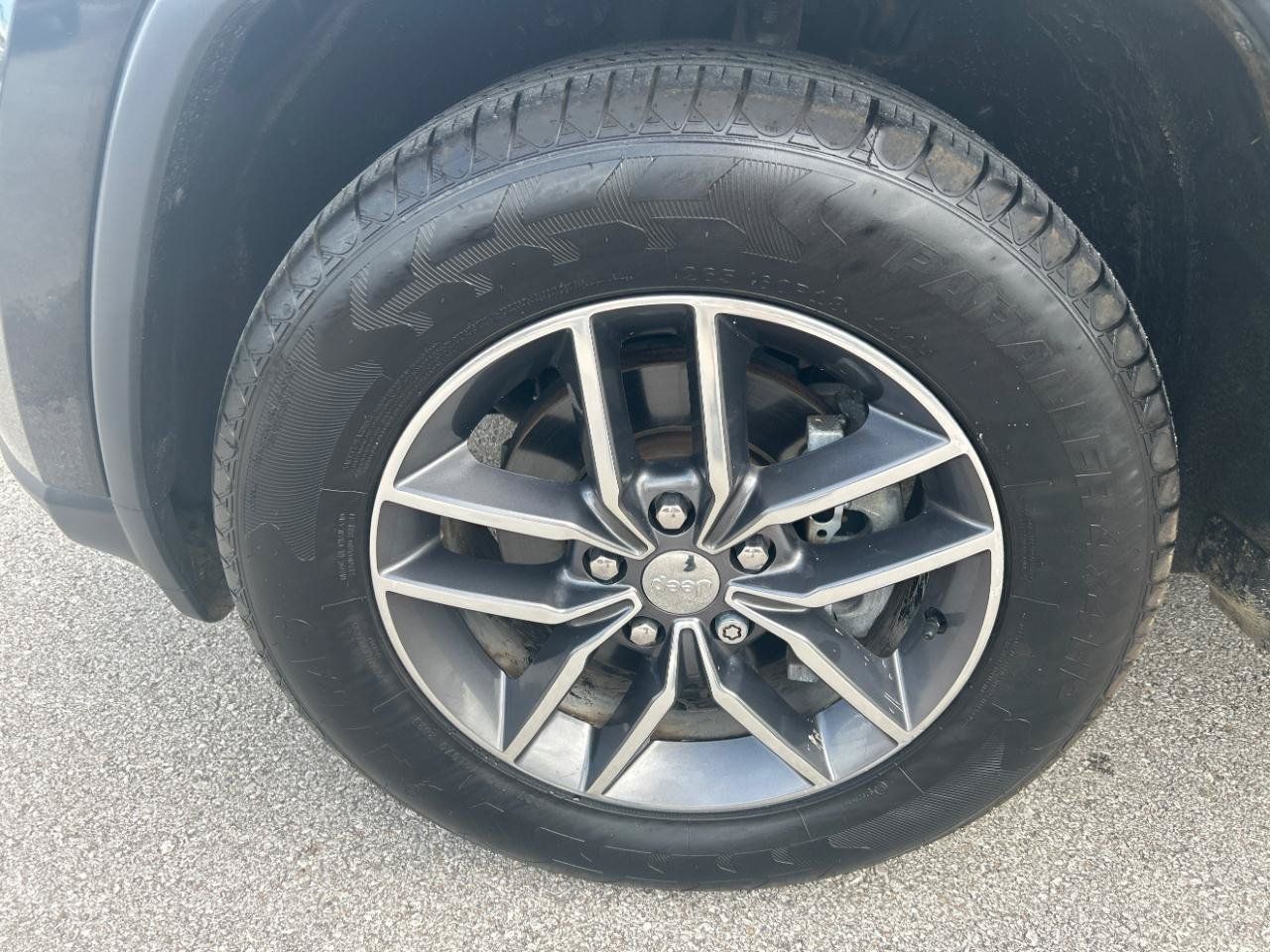Used 2018 Jeep Grand Cherokee Limited RWD image 11