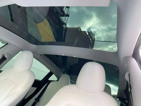 Used 2021 Tesla Model 3 Standard Range Plus image 13