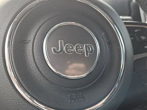 Used 2022 Jeep Renegade Latitude w/ Convenience Group image 33