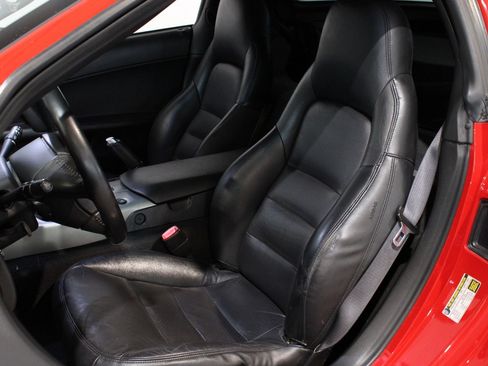Used 2005 Chevrolet Corvette Coupe w/ Preferred Equipment Group RWD image 11