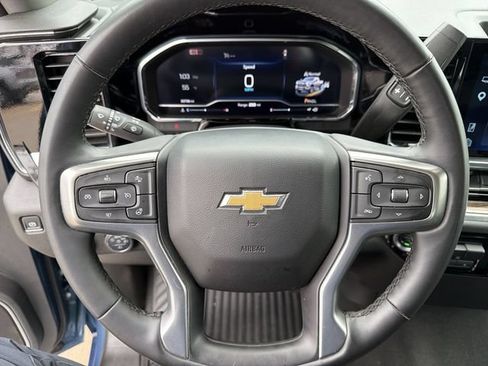 Used 2025 Chevrolet Silverado 2500 LT w/ Convenience Package AWD/4WD image 16