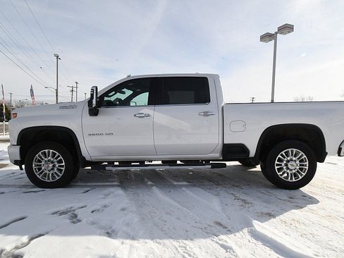 Used 2022 Chevrolet Silverado 2500 High Country w/ Safety Package II image 7