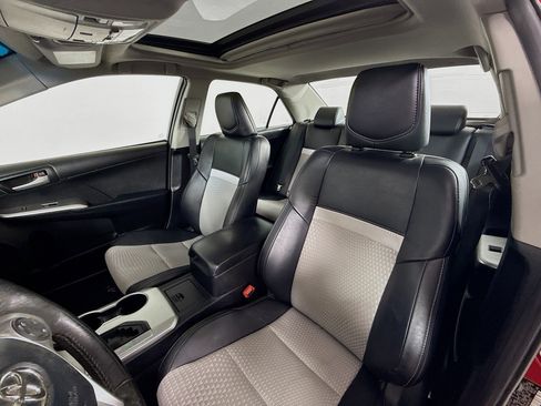 Used 2012 Toyota Camry SE FWD image 10
