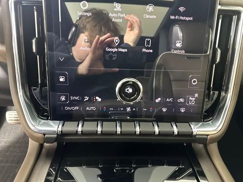 Used 2025 GMC Yukon Denali Ultimate w/ LPO, Floor Liner Package image 23