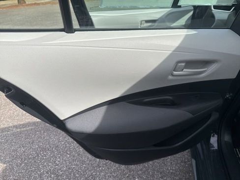 Used 2025 Toyota Corolla LE image 20