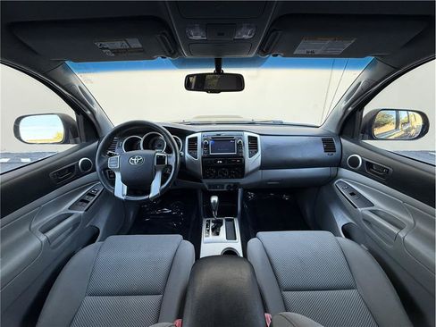 Used 2013 Toyota Tacoma PreRunner RWD image 18