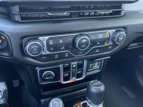 New 2026 Jeep Gladiator Sport AWD/4WD image 30