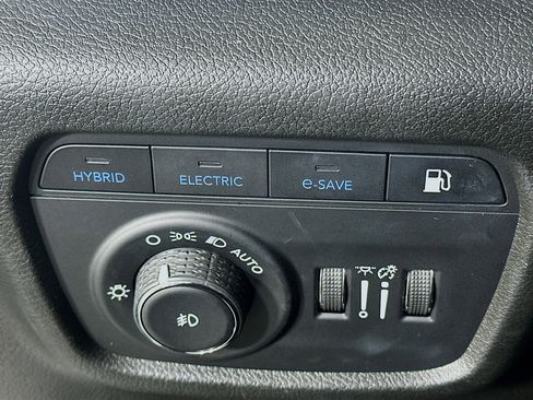 Used 2022 Jeep Grand Cherokee Limited 4xe w/ Luxury Tech Group II image 17