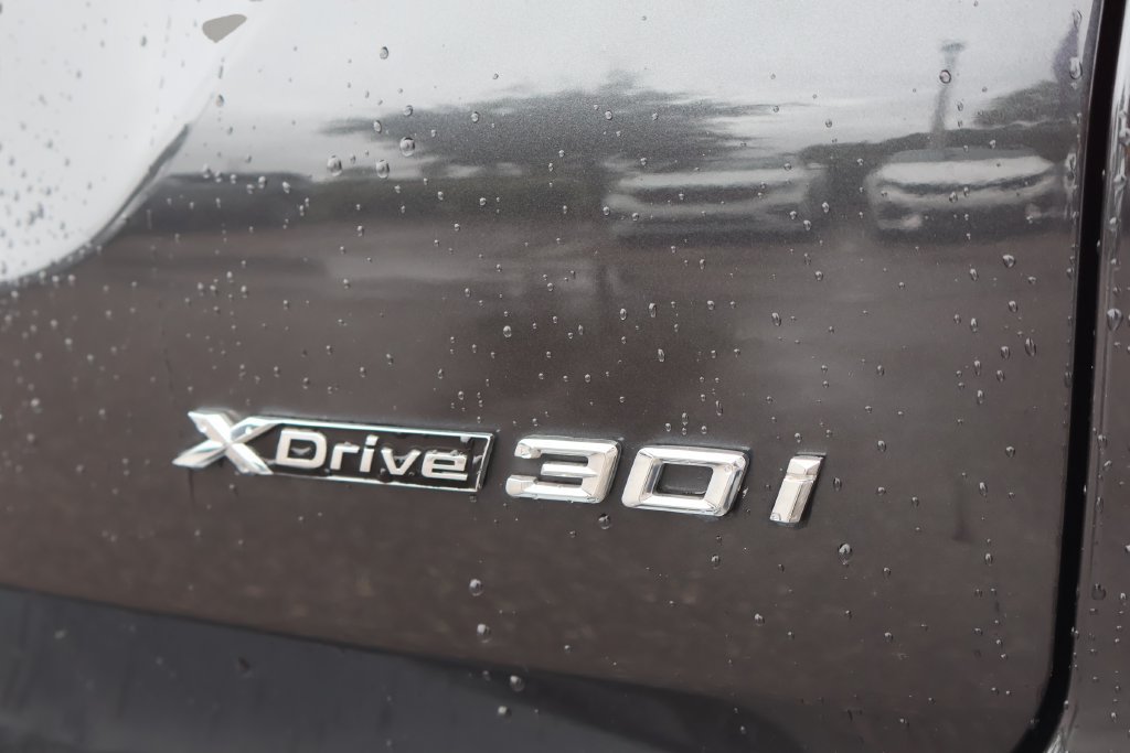 Used 2022 BMW X3 xDrive30i w/ M Sport Package 2 AWD/4WD image 9