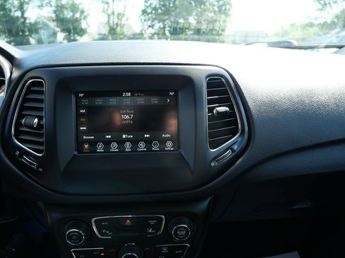 Used 2021 Jeep Compass Latitude w/ Driver Assistance Group AWD/4WD image 14