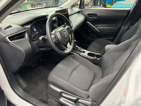 Used 2024 Toyota Corolla Cross LE image 13