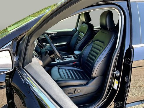 Certified 2024 Ford Edge SEL AWD/4WD image 9