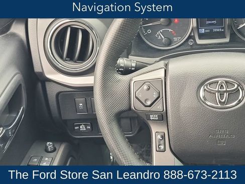 Used 2021 Toyota Tacoma TRD Off-Road w/ TRD Premium Off Road Package AWD/4WD image 16