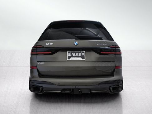 Used 2024 BMW X7 xDrive40i AWD/4WD image 4