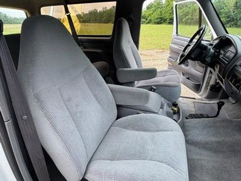 Used 1996 Ford Bronco XLT AWD/4WD image 6