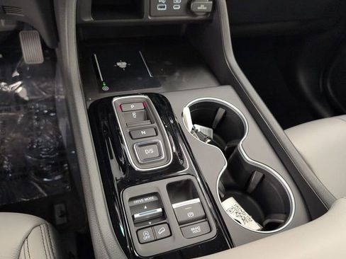 New 2025 Honda Pilot Touring image 17