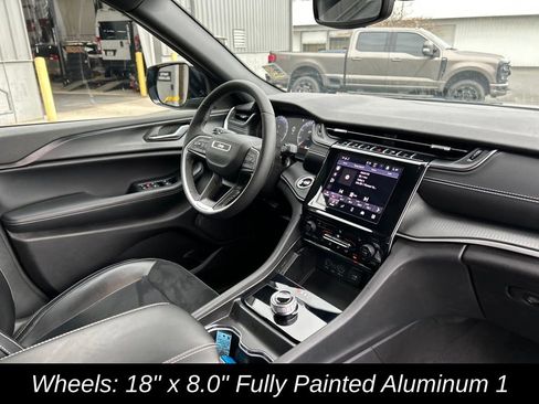 Used 2024 Jeep Grand Cherokee L Laredo image 33