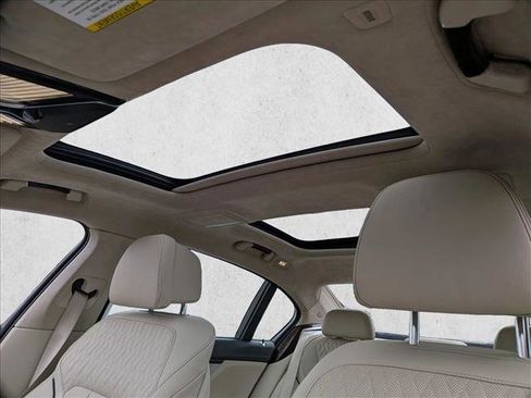 Used 2019 BMW 750i xDrive w/ Executive Package image 19