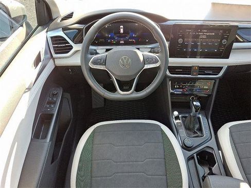 New 2025 Volkswagen Taos SE image 8