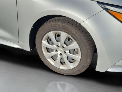 Used 2025 Toyota Corolla LE w/ Convenience Package FWD image 15