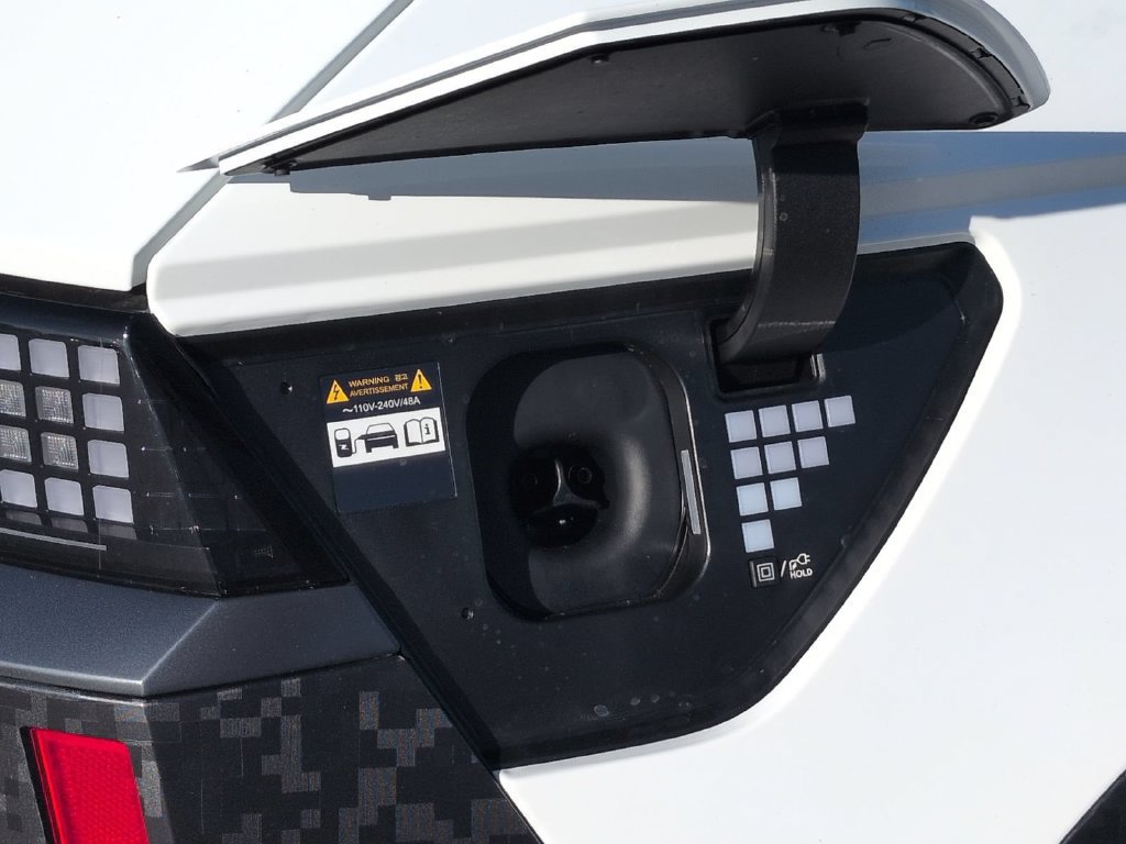 New 2027 Hyundai Ioniq 5 XRT AWD/4WD image 18