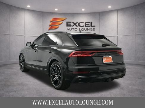 Used 2023 Audi Q8 Prestige w/ Prestige Package AWD/4WD image 5