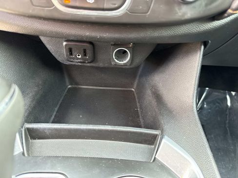 Used 2019 Chevrolet Traverse LS FWD image 29