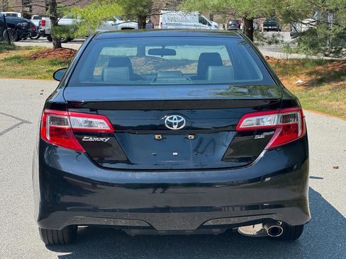 Used 2014 Toyota Camry SE FWD image 5