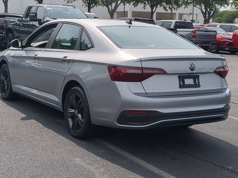 Used 2023 Volkswagen Jetta SE w/ Panoramic Sunroof Package FWD image 8